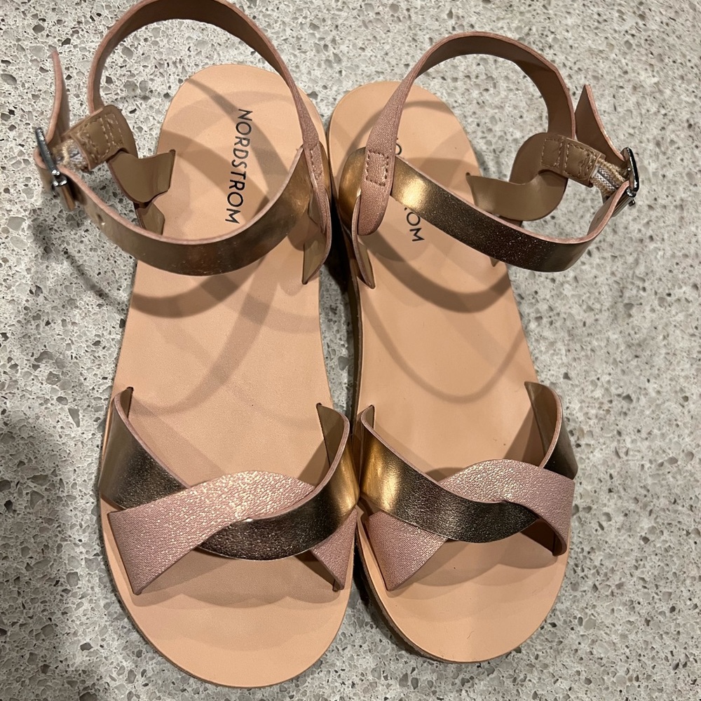Tucker + Tate Arya Cross Strap Sandal in Rose Gold/glitter toddler’s 12